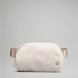 Lululemon Fleece Everywhere Belt Bag **NWT** brand new